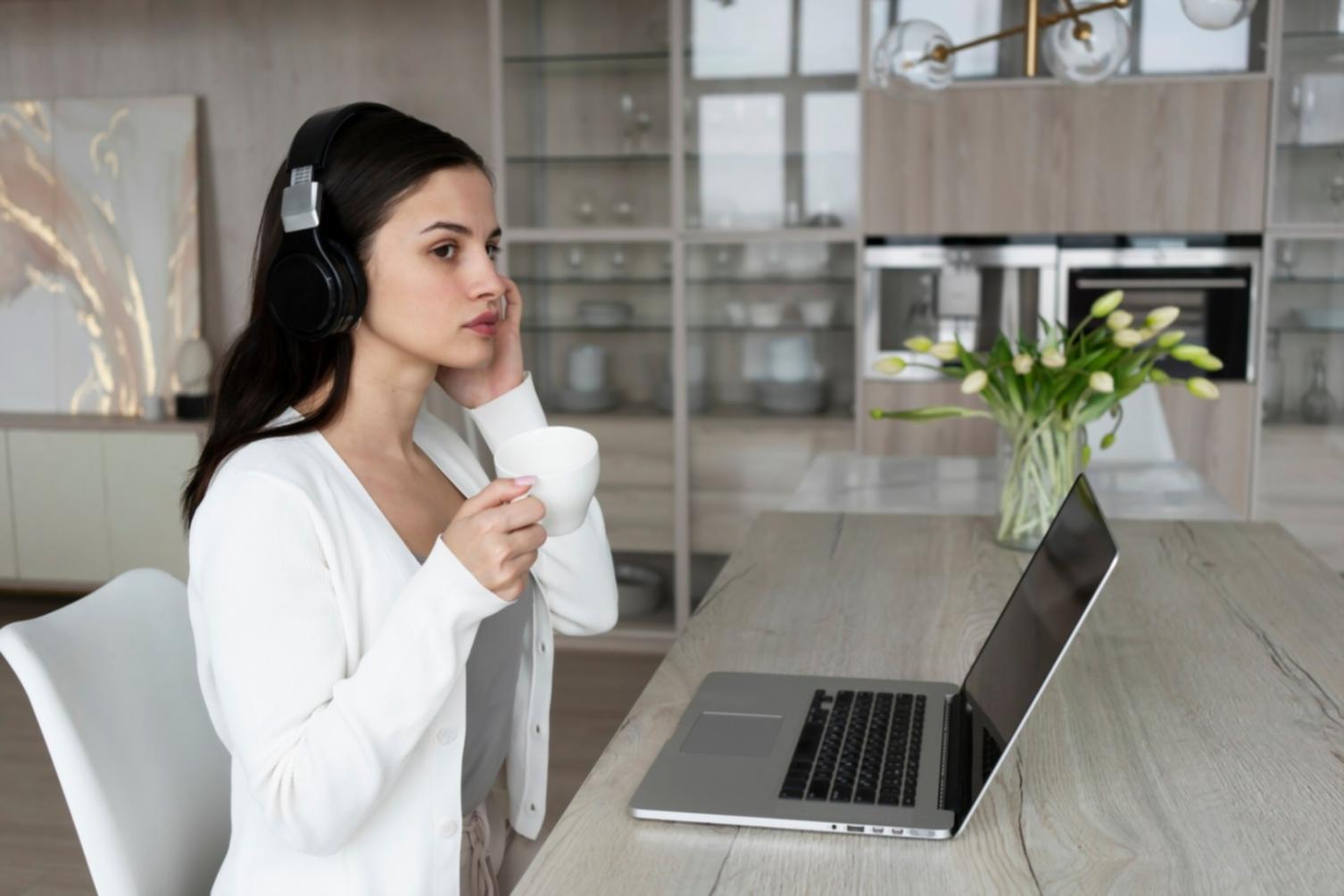 Materiales educativos financieros en uso